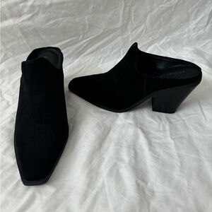 índigo rd. Black booties